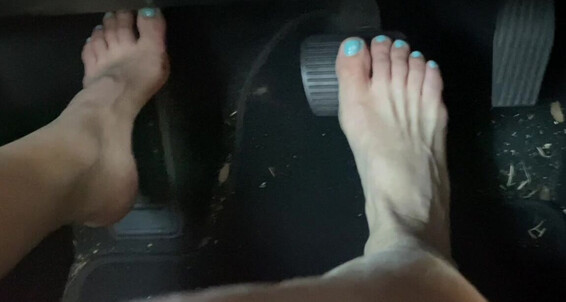 Barefoot Fetish Foot Cross Driving Lora