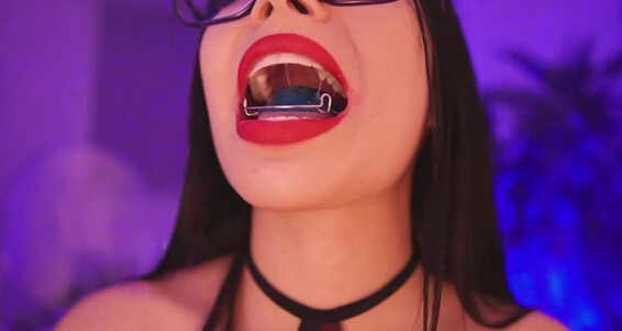 Amberlee - Fetish Mouth Retainer) Manyvids 4K Amberlee__