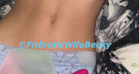 Cover Thetoplesswifepremium 2903254315 06 11 2023 627573822