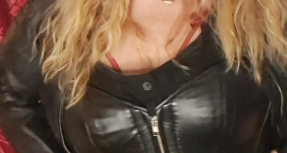 Cover "Ladymeadowlark" Amateur, Amateur Milf, Big Tits Milf, Horny, Bounce On Dick, Strip Dance, Strip, Leather Dress, Leather Jacket, Big Dildo, Dildo Ride, Red Lips, Blonde Milf, Blonde, Suggest Ladymeadowlark Horny MILF dances and bounces on a THICK dildo Po