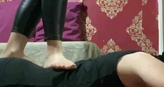 Cover Mistress Smeyye Aka Mistresssumeyye Onlyfans Ten Rengi Naylon Orapla Trample Videom Oxlyoxly