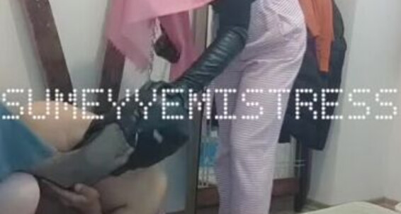Cover Mistress Smeyye Aka Mistresssumeyye Onlyfans Tokat Aalama Tkrme Ayak Feti Videosu Mistresstomris Oxlyoxly