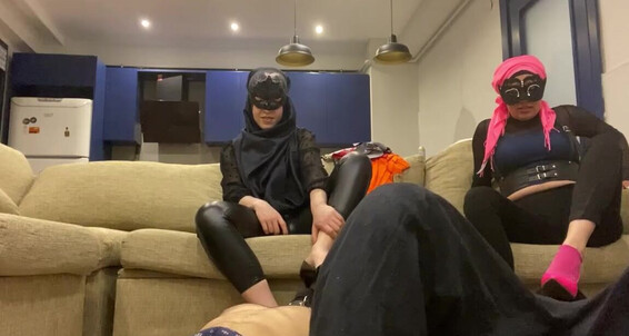 Cover Mistress Smeyye Aka Mistresssumeyye Onlyfans Two Mistress Two Slave Heels Fetish Spitting Session Mistresstomris Oxlyoxly Simeon4