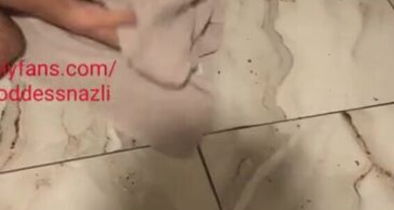 Goddess Nazli, Video: Model Batan Aka Onlyfans Ayakkab Geliyorsan Ayakkablarm Diye Sona Nazli Yalayp Temizlemekten Goddess Fetiistiyim Kurtulamazsub Goddessnazli