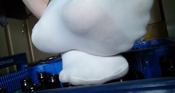 Nylonjunge - Sneaker Suggest Deutsch Solo Alone German Foot Softcore Table Under Amateur Fun Fetish Full Barhocker White Ankle Footplay Hairy The Toes Funny Zuhause Pornhub Socks Feet