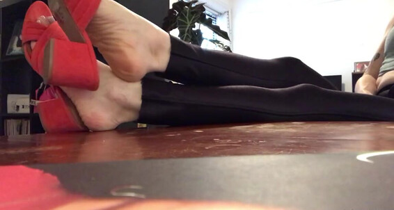 Fendi Feet - You I Subscribers Know Want A Fendi Get Aka Me Priority To Onlyfans My Goddessfendi Are Guys Feet Let Ask Mep Question