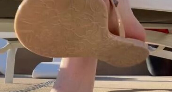 Fendi Feet - You Love T Wouldp I Would A Fendi The Aka Pool Suck Public Don Tease Little Doooo Toes Onlyfans My At Goddessfendi Feet Just