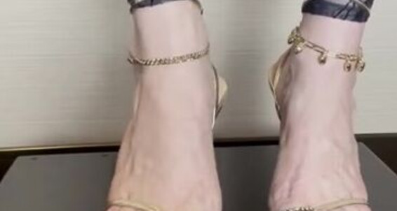 Fendi Feet - Pathetic Dick How W My Aka Heels Onlyfans Goddessfendi Stomping He Love I Is On Sexy His 2P Fendi Feet