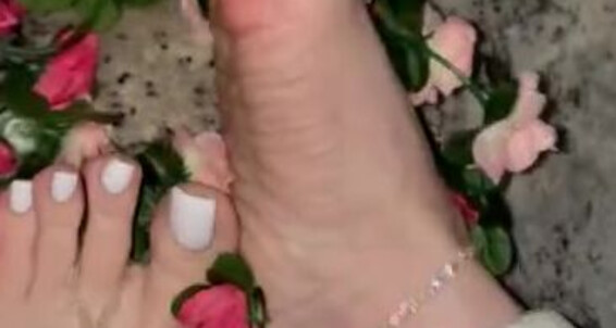 Fendi Feet - Each Your This To Valentine Explode Aka Passion Onlyfans Feet Of Goddessfendi And I One With Every On Goddess Want Sp You Fendi For