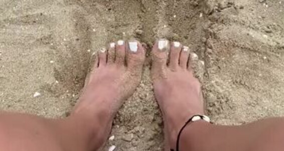 Emmysfeetandsocks - Emmyfeetandsocks Aka Beach Timep Onlyfans