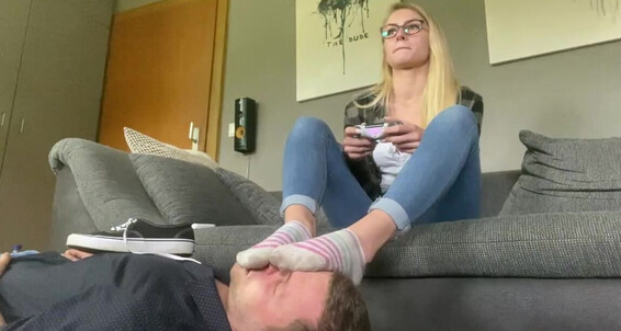 Emmysfeetandsocks - And Footrest Jobp Enjoys Onlyfans Aka His I Emmyfeetandsocks Play He