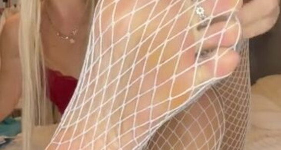 Goddess Kaylee - Below What T Look Come Don Fishnets My Aka Comment Xomaddykxo Onlyfans Stunning In Of I With Just Ideas Goddess Play Kaylee Youp