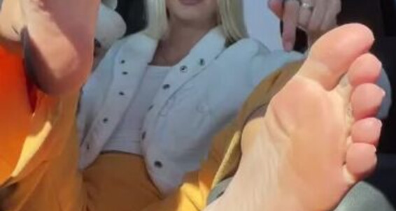 Goddess Kaylee - Goddess Stinky Come Vans Removal F2P Aka Sniff Kaylee Xomaddykxo Them With Onlyfans