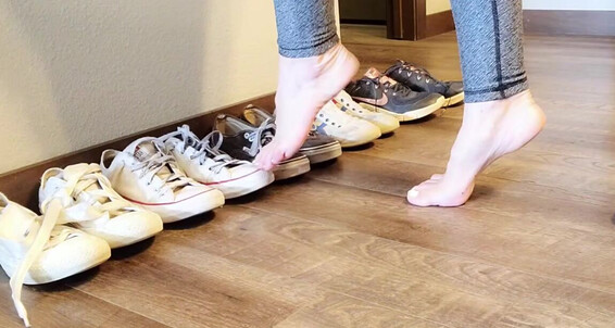 Goddess Zephy - Sneaker Good Pair Them Zephy Onp Slave Lined Which Way Like I But The Goddess Be Up All Will