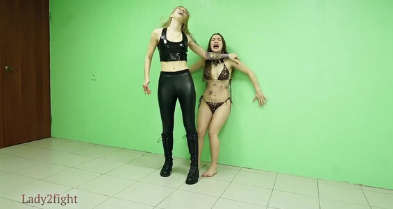 Cover Catfight Corner Clip Store Erotic Showdown Part 2P