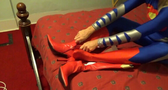 Сlips4Sale - Tales Frozen Superheroine Trapp