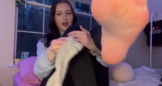 Becca Foxx - You Up Foxx Tp Been She Guy A And Friend Online Aka To For Becca Aren Admits Onlyfans Sizeelevens S Socks Wearing Feet When Your Stink