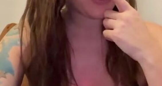 Diosa Sara - Kuulokkeilla Onlyfans Kivempi Kysyttv Dm Ps Sara Laita Kuunnellap Diosa