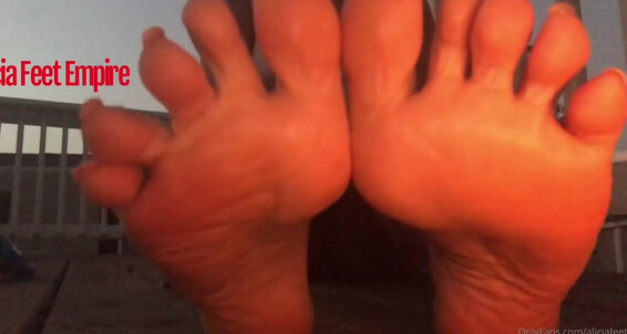 Alicia Feet - The Onlyfans I Feet My Neighbors Feetp Think Alicia Like