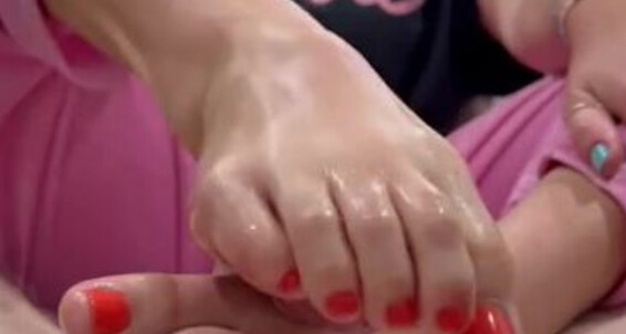 Linzi Little - This 2024 11 How Foot Aka Also Hes 08 Onlyfans Linzi Worth Know Fetish I Let One Lop Hang10Toess Little On Me Drained Soles Super All Video For