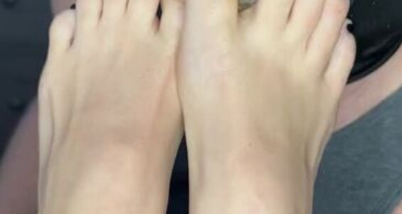 Linzi Little - Little Feels Covered Better Completely My Tongue Aka Dp By Slaves Onlyfans Feet Linzi Than Having Hang10Toess Nothing