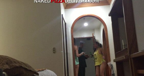 Nakedpizzadelivery - Picture Service Room Take Us 1 Guy