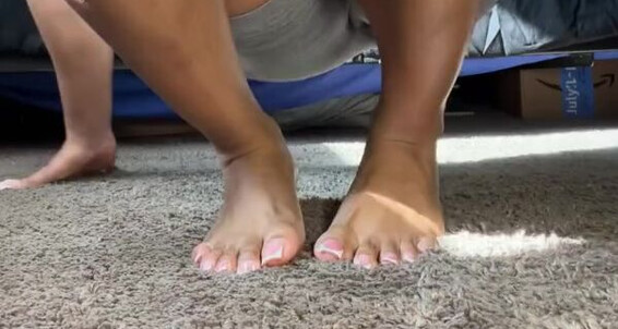 Solequeenri - Pretty You The Onlyfans Neighbor Sexiest Feet With About Pov At Staring Feetp Your Solequeensolequeenri Her Confronts