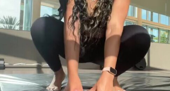 Solequeenri - Gym Because There Live I Some T Onlyfans People Stretches In Solequeensolequeenri Can The Backgroundp Were Post
