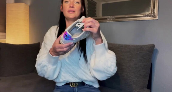 Goddessmona - Beste Ihr Lange Freundin Erzhlt An 91 Dir Dass Du Sneakerp Ihren Onlyfans Aufgefallen Schon Pov Ist Deine