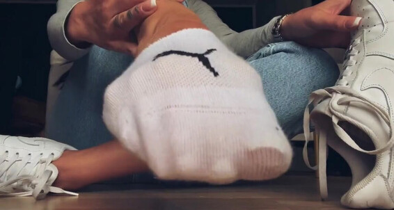Goddessmona - Wir Sie Gerne Wie Aussp Puma 91 Ich Ped Gemeinsam Nach Du Auch Liebe Onlyfans Socks Schauen Besonders Einem Tag