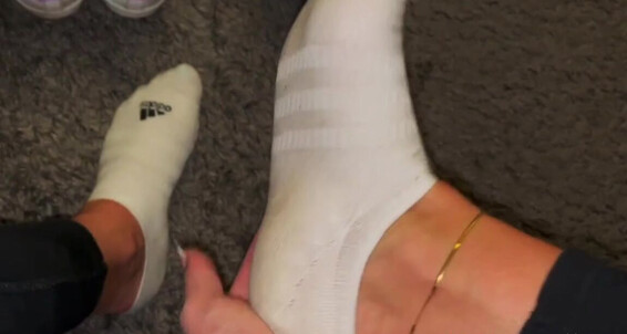 Goddessmona - Hher Linken Selbstverstndlich Onlyfans Wert Rechtenp Sneaker 100 Dem Als Der Von 91 Ist Paar Mal