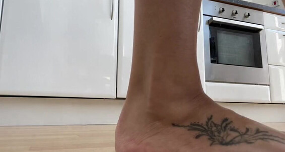 Feetwonders - Kitchen Excuse Clips These Latest But Slightly Soles Onlyfans Dusty Noise Yoqp The Background Cleaning In