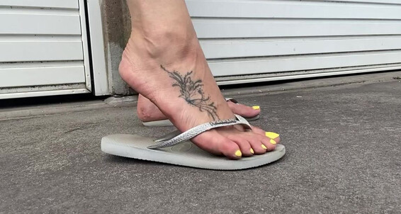 Feetwonders - Flip Dirty Up Onlyfans In Close Flops Feet