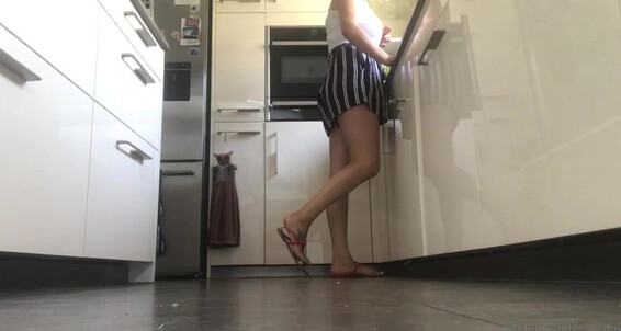 Feetwonders - Kitchen Duties G46P Onlyfans