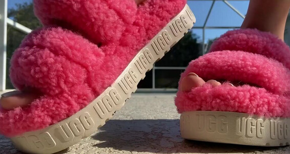 Cover Ivorysoles Onlyfans 10 03 2021 Modeling These Obnoxious In The Best Way Possible Slippers Let S Start With The Sheep Skin Furp