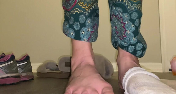 Cover Ivorysoles Onlyfans 11 03 2022 Slave M Is The Lucky Buyer Of My First Foot Slave Subscription Box These Smelly Socksp