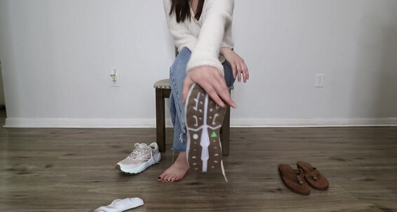 Cover Ivorysoles Onlyfans Ivorys Sweaty Feet And Shoes You Think Im So Sexy In My Jeans And Sneakers You Know How Warmp