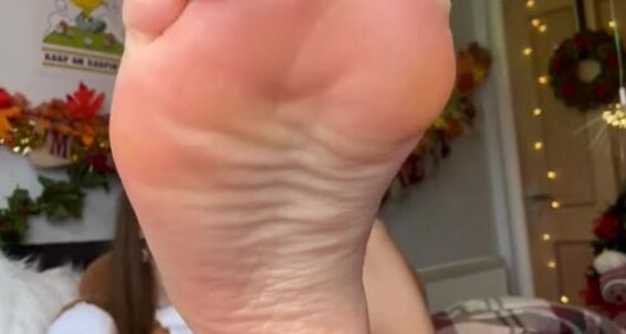 Cover Babebarefootofficial Onlyfans Merry Christmas Happy Holidays I Am So Unbelievably Grateful And So Blessed To Have Your Sup 36 3Yp