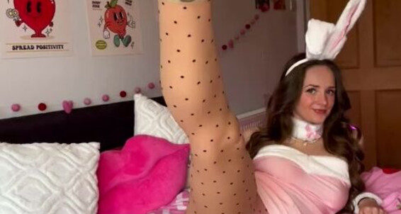 Cover Babebarefootofficial Onlyfans Would You Say I M Fuckable In This Outfit Cause I M Ready For You To Bend Me Over 4P