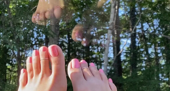 Cover Lindabooxo Onlyfans Just Showing Random People My Sexy Feetp