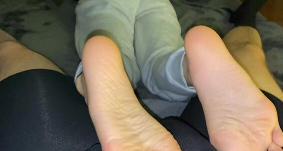 Lindabooxo - Your Had T Colorp Don My Onlyfans Ass Fav Pretty Mmmm On Wish Polish These You Toe Rubbing Feet