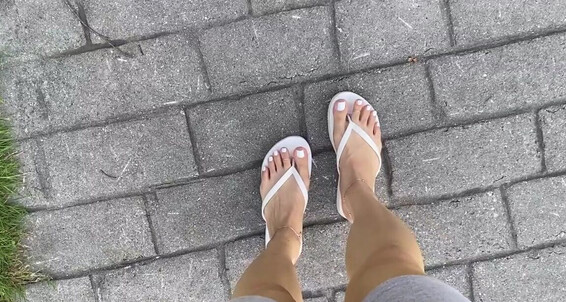 Lindabooxo - Toesp Flip And White Onlyfans Flops