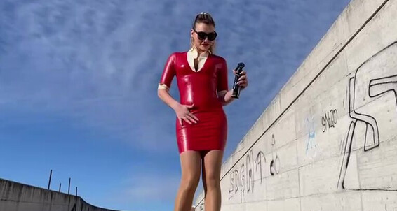 Mistressiside - Onlyfans Shiny Goddessp