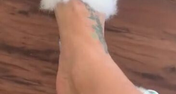 Poster for Goddess Monica Goddessmonica00W Request Feathers Flops Your Onlyfans Flip 2P Per
