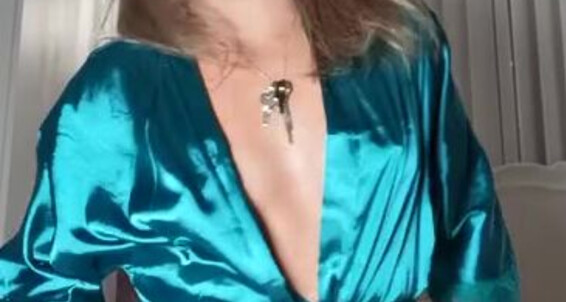 Misscourtneym, Video: I Naked Onlyfans Satin My Of Feel Bodyp On The Love