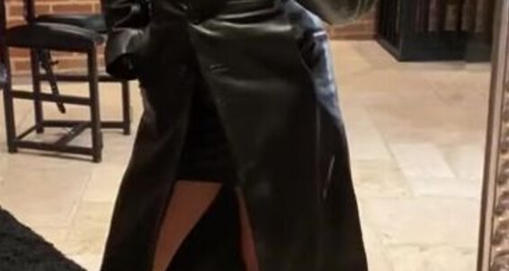 Misscourtneym - Leather It Timep Onlyfans S Coat