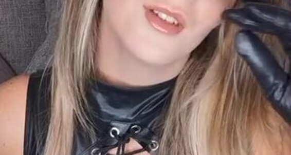 Misscourtneym - Leather Onlyfans Funp Glove