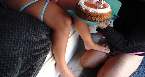 Cover Mistresserica 01 31 2025 Onlyfans Video Today Is My 23Rd Birthdaymy Boyfriend Made Me A Cake And A Very Special Giftim Treatingp