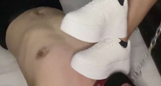 Sahibezeyneppp - Hard Trample Throat Onlyfans Tramplep Sahibezeynepppp