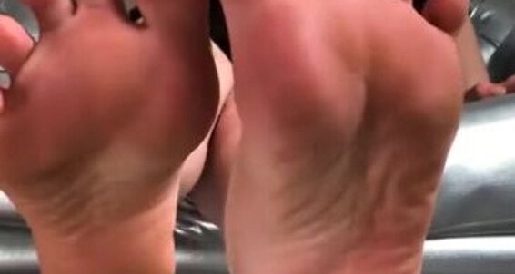 Cover Thefallenbabepremium Onlyfans Im Your Step Dads Girlfriend And I Caught You Jerking Off With My High Heels I See In This Thep